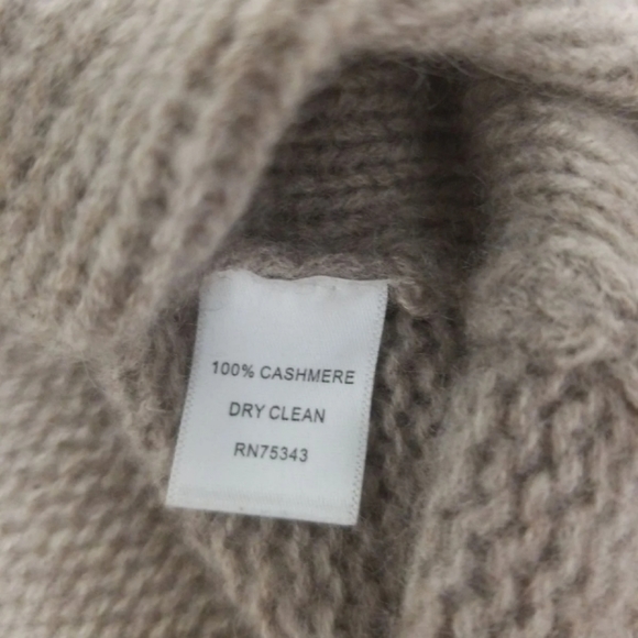 Laundry by Shelli Segal 100% Cashmere Sweater - Picture 4 of 6